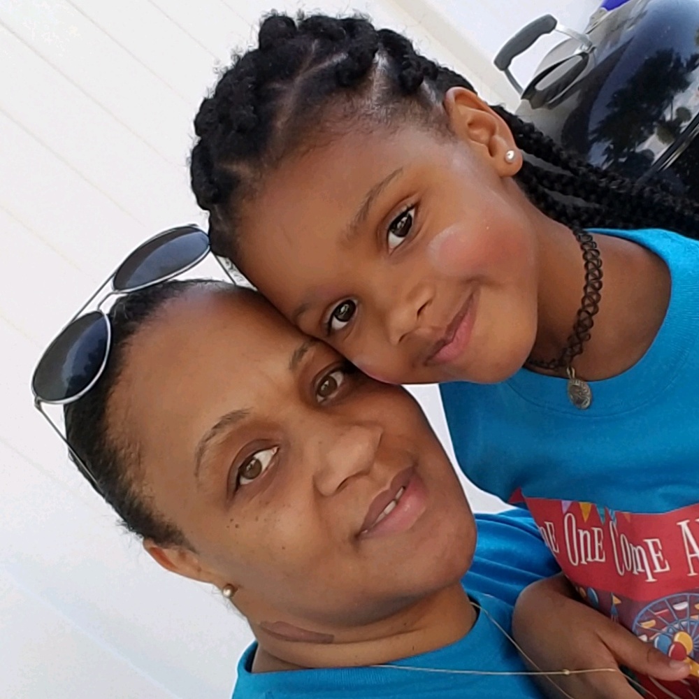 Meet your Posher, Shea